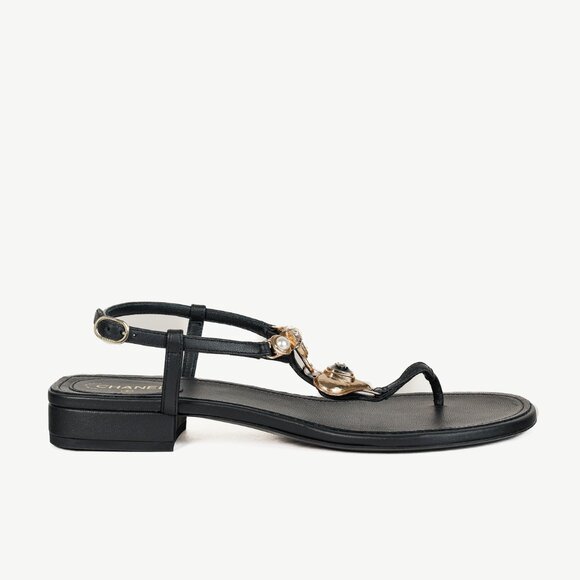 Chanel Cruise 2023 Black Embellished Heart Leather Thong Sandals - Picture 2 of 12